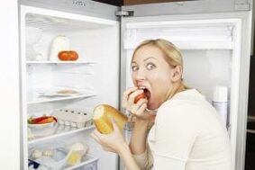 Toux et faim chez une femme quand elle arrête de fumer